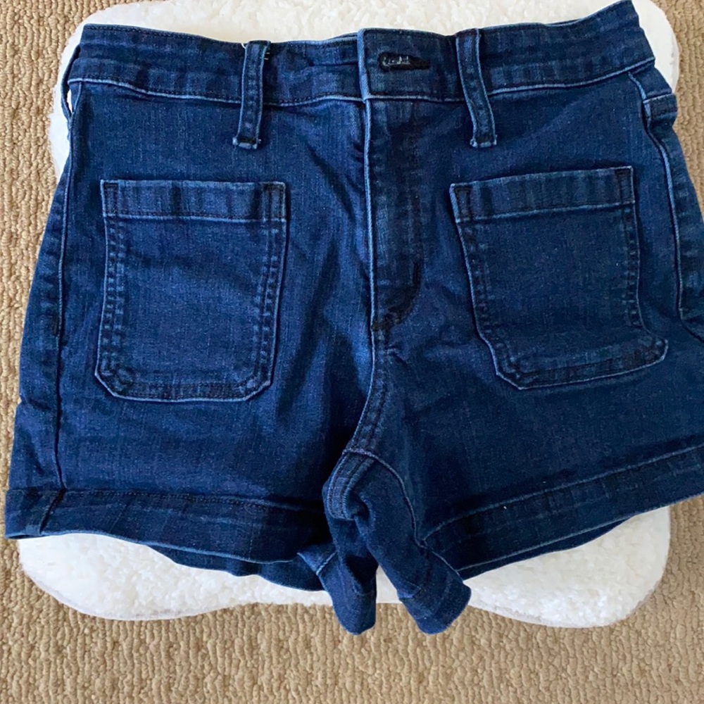 Universal Thread Shorts